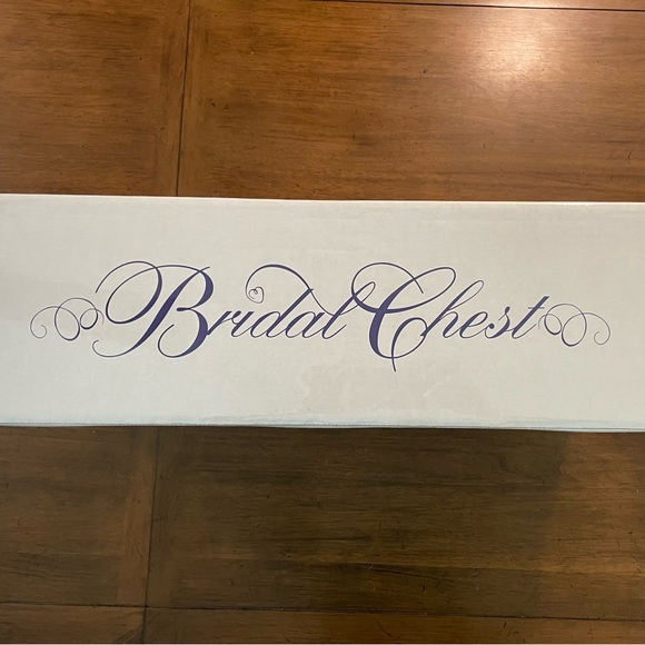 DAVID'S BRIDAL SLEEVE WEDDING DRESS - Picture 6 of 12